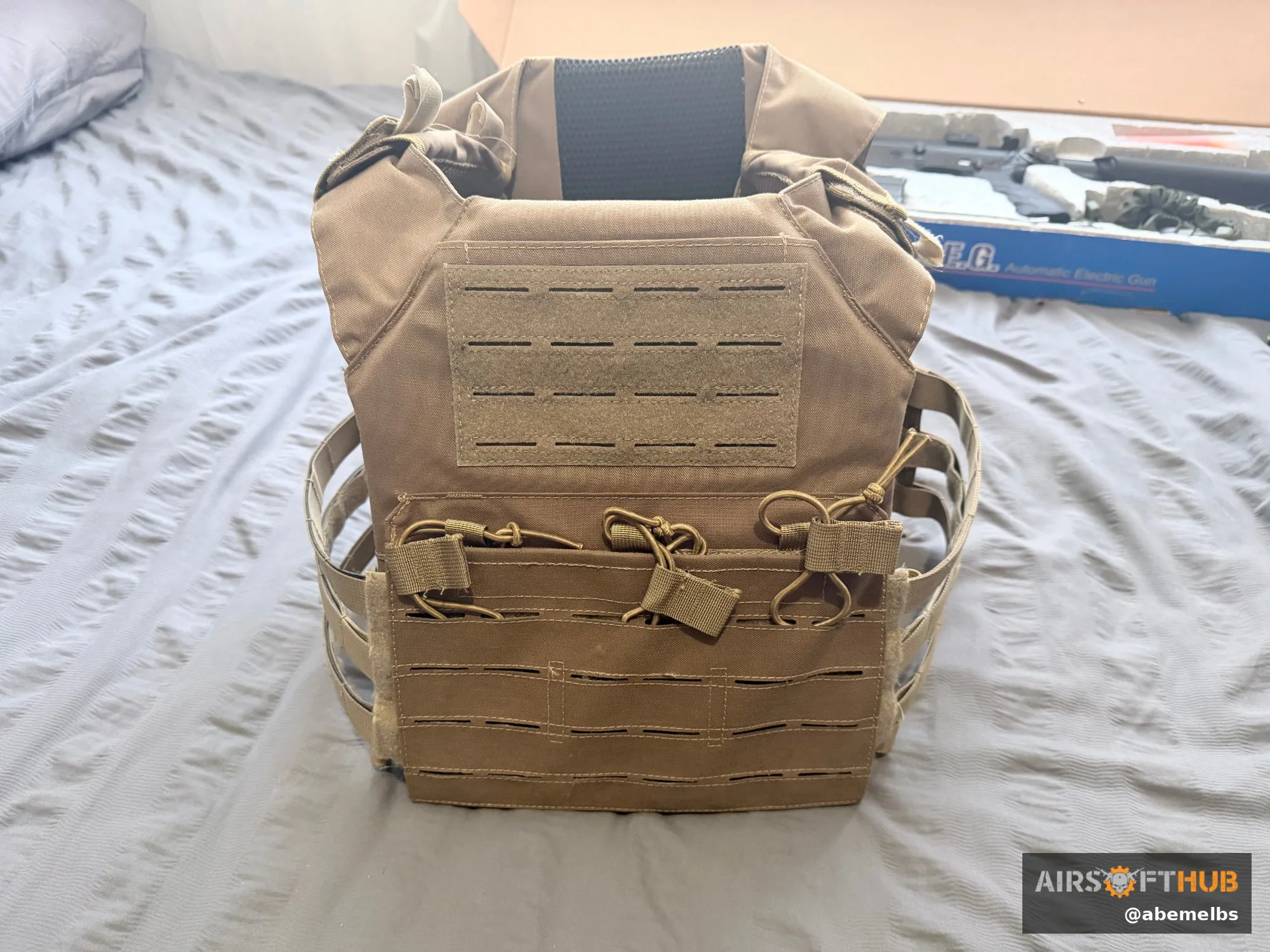 Adjustable Tactical Load-Bearing Vest with Mag Pouches - used airsoft equipment